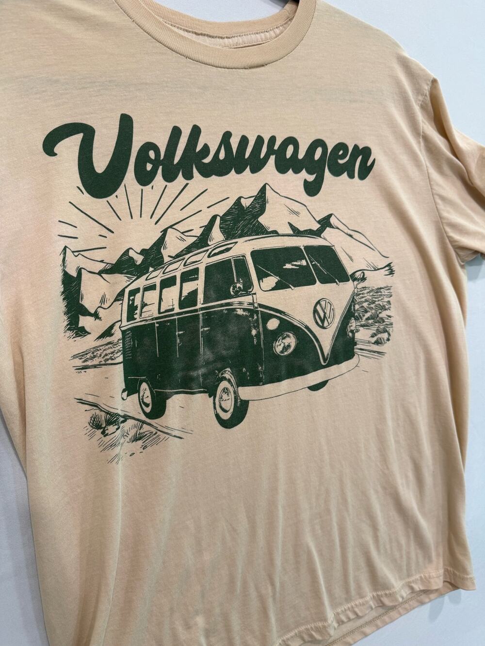Volkswagen VW Bus Graphic T-Shirt Mens M Beige Green Mountain Camper Van Tee